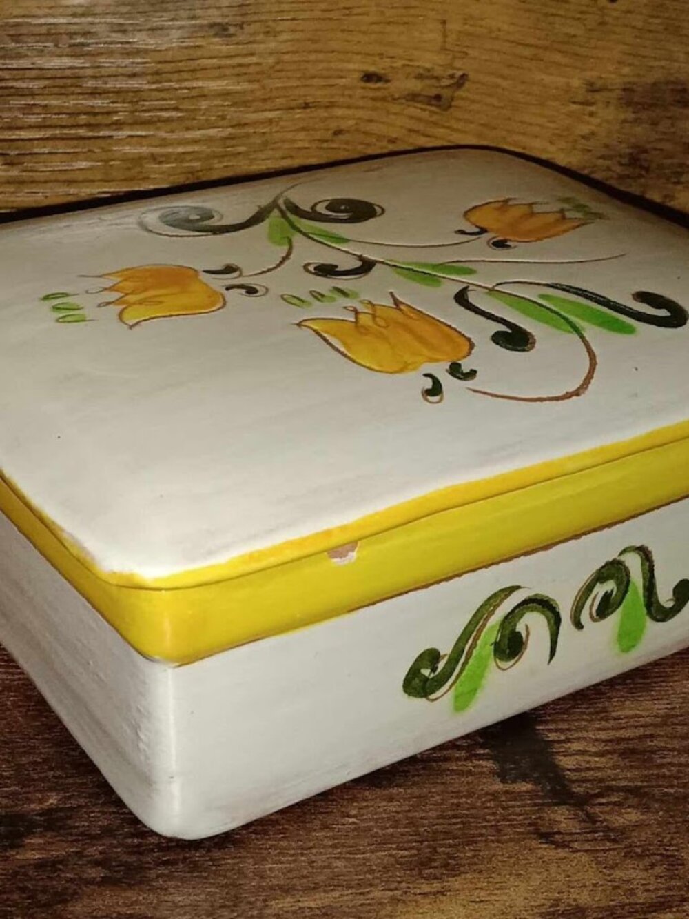 Vintage Terra Rose Tulip Trinket Box made in the USA